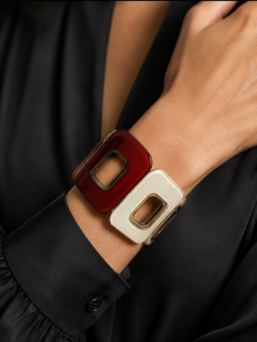 Layered Lucite Wet Look Segmented Vintage Stretch Bracelet Candy Apple Red Nude